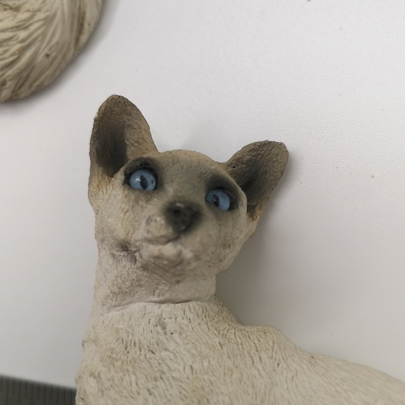 Vintage Collection of 14 Animal Figurines Featuring Cats Dogs Fox Skunk Bears - Picture 3 of 10